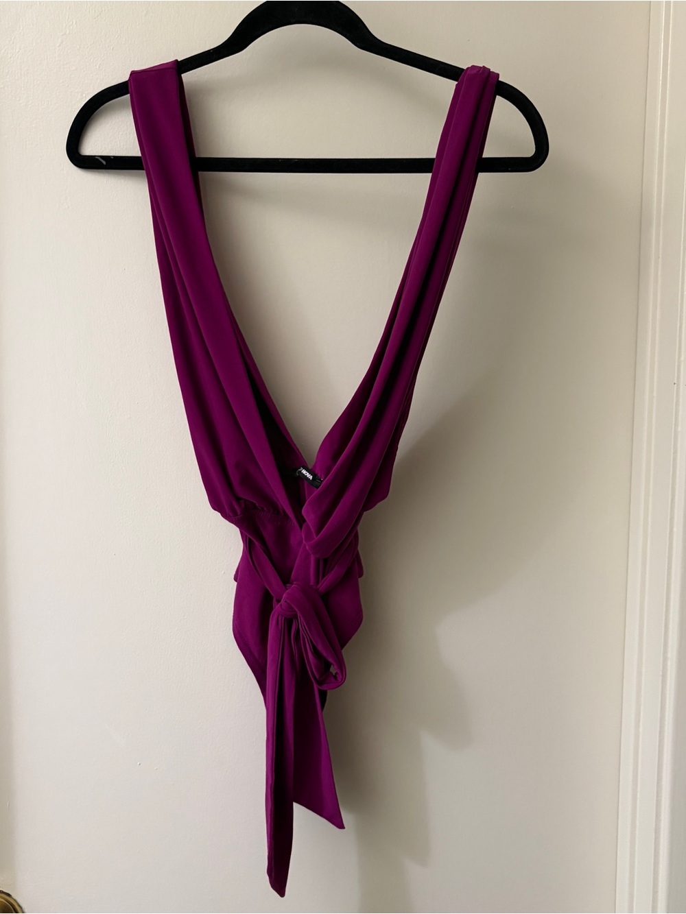 Deep V Bodysuit in Magenta - Picture 5 of 7